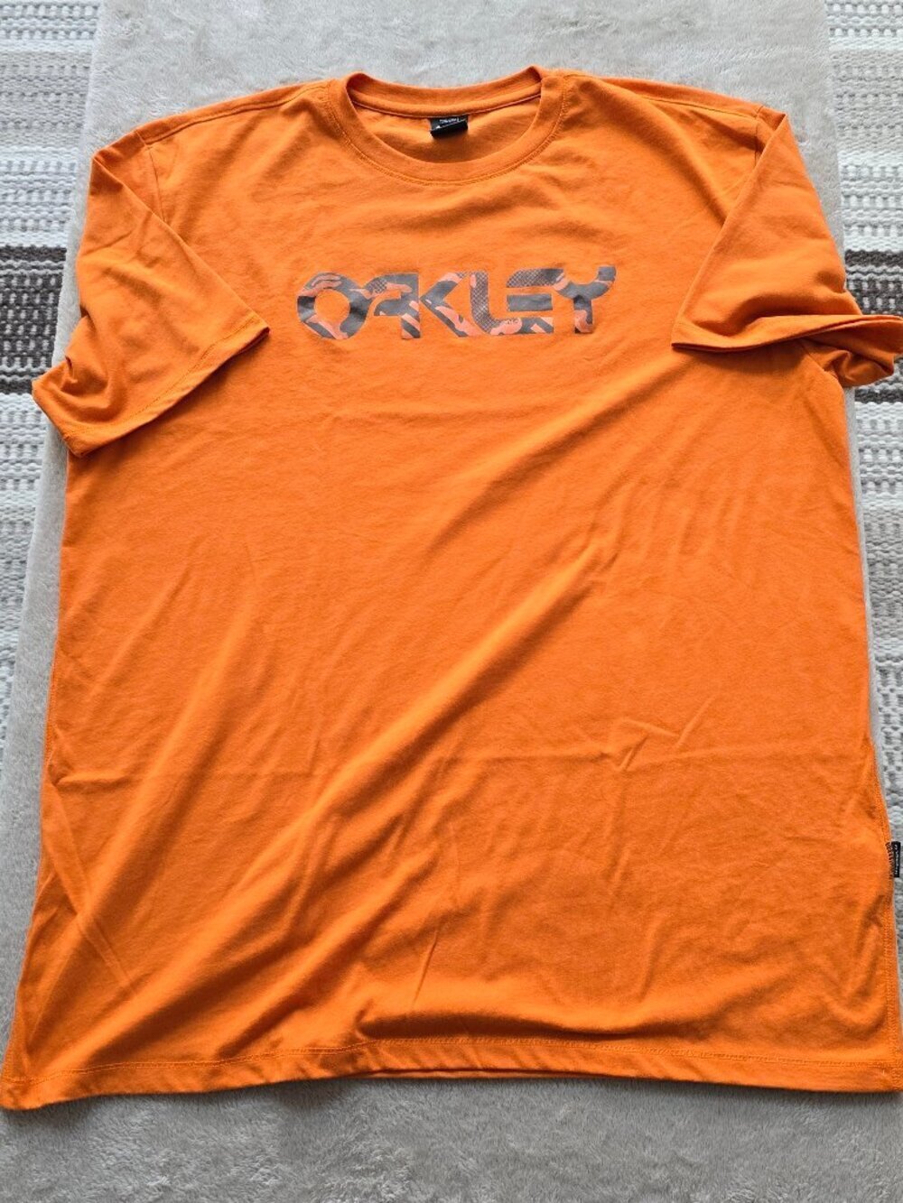 OAKLEY Hydrolix reg fit 2XL T shirt Like New